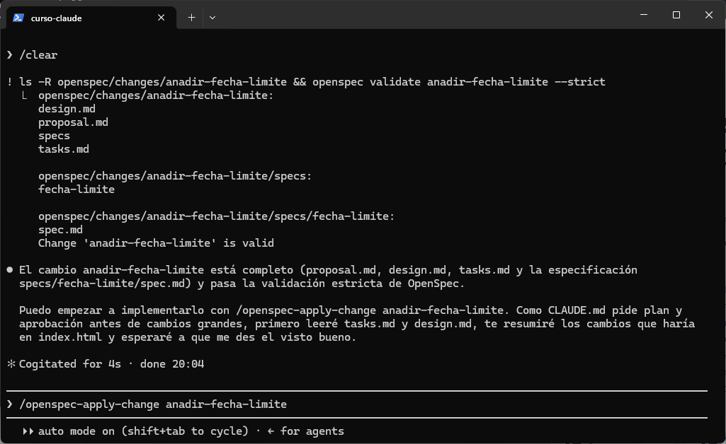 Listado de la carpeta del cambio con design.md, proposal.md, specs/fecha-limite/spec.md y tasks.md, y Change anadir-fecha-limite is valid